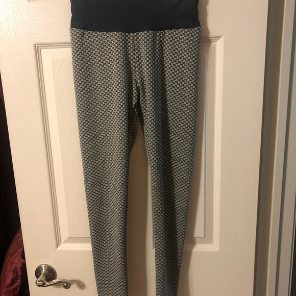 NWT women’s tik tok leggings grey size M - Picture 4 of 4
